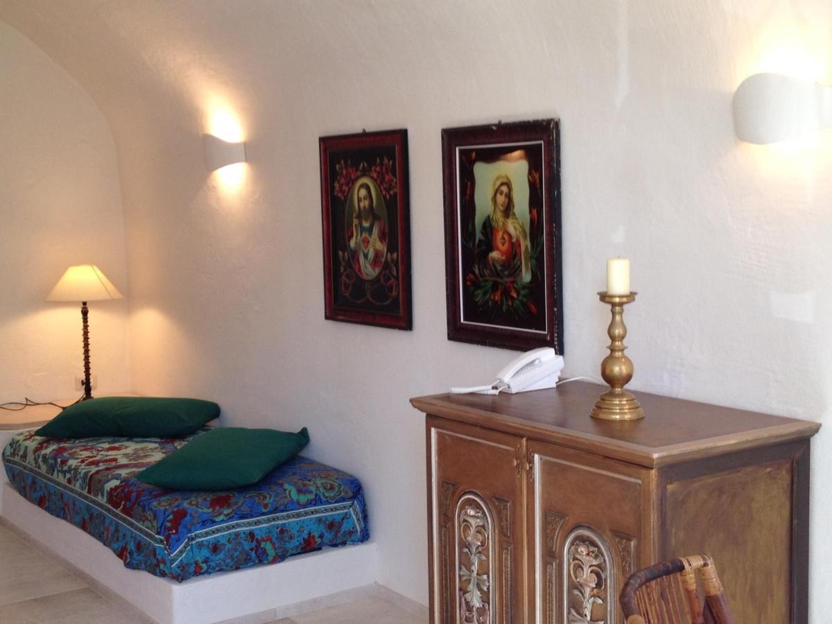 Antica Dimora La Corona San Pantaleo Exteriör bild