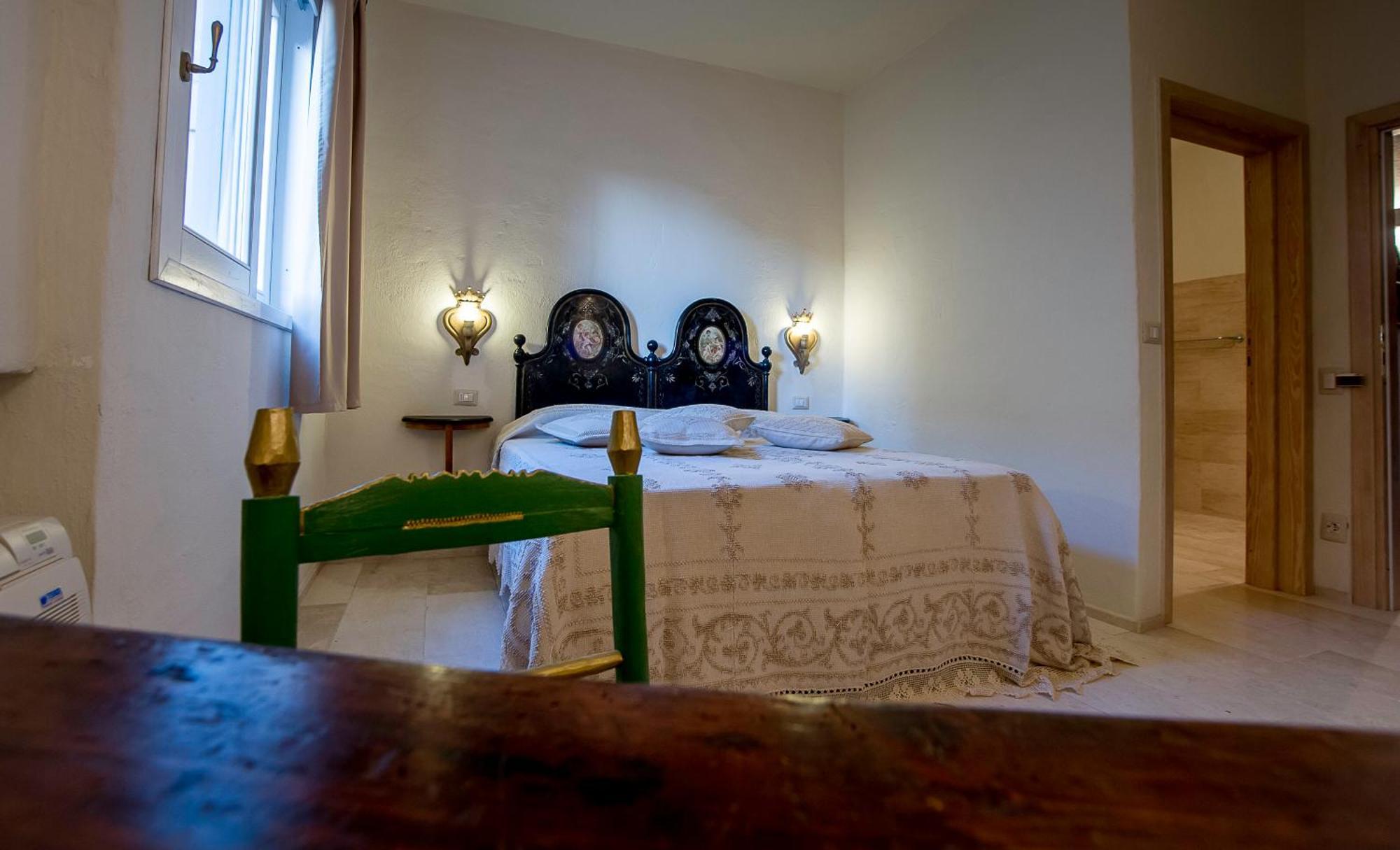 Antica Dimora La Corona San Pantaleo Exteriör bild