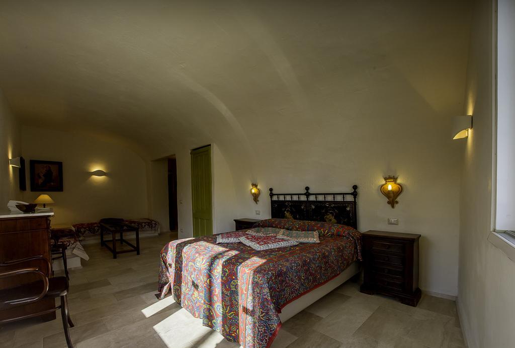 Antica Dimora La Corona San Pantaleo Rum bild